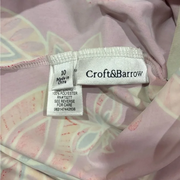 Croft & Barrow Pink Floral swim tank top size 10
(0129) - Picture 3 of 3